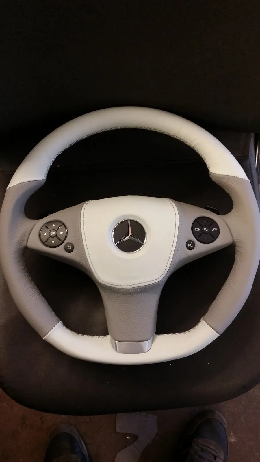 Mercedes, Lenkrad in Weiß, Sattlerei Eren Berlin