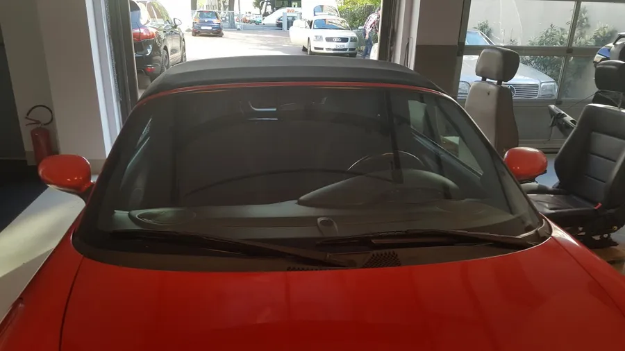 Rotes Cabrio, Verdeck erneuert, Sattlerei Eren Berlin