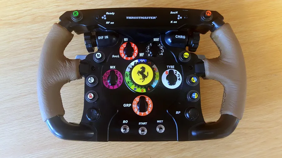 Sim-Racing-Lenkrad, Leder und Alcantara, Sattlerei Eren Berlin