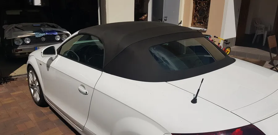 Weißes Cabrio, neues Verdeck mit Heckscheibe, Sattlerei Eren Berlin