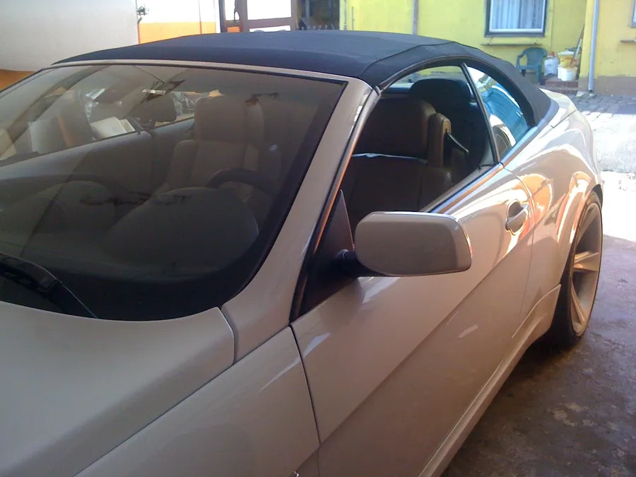 Weißes Cabrio, Verdeck neu, Sattlerei Eren Berlin